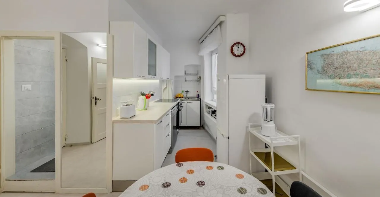 Apartment Mirta Split