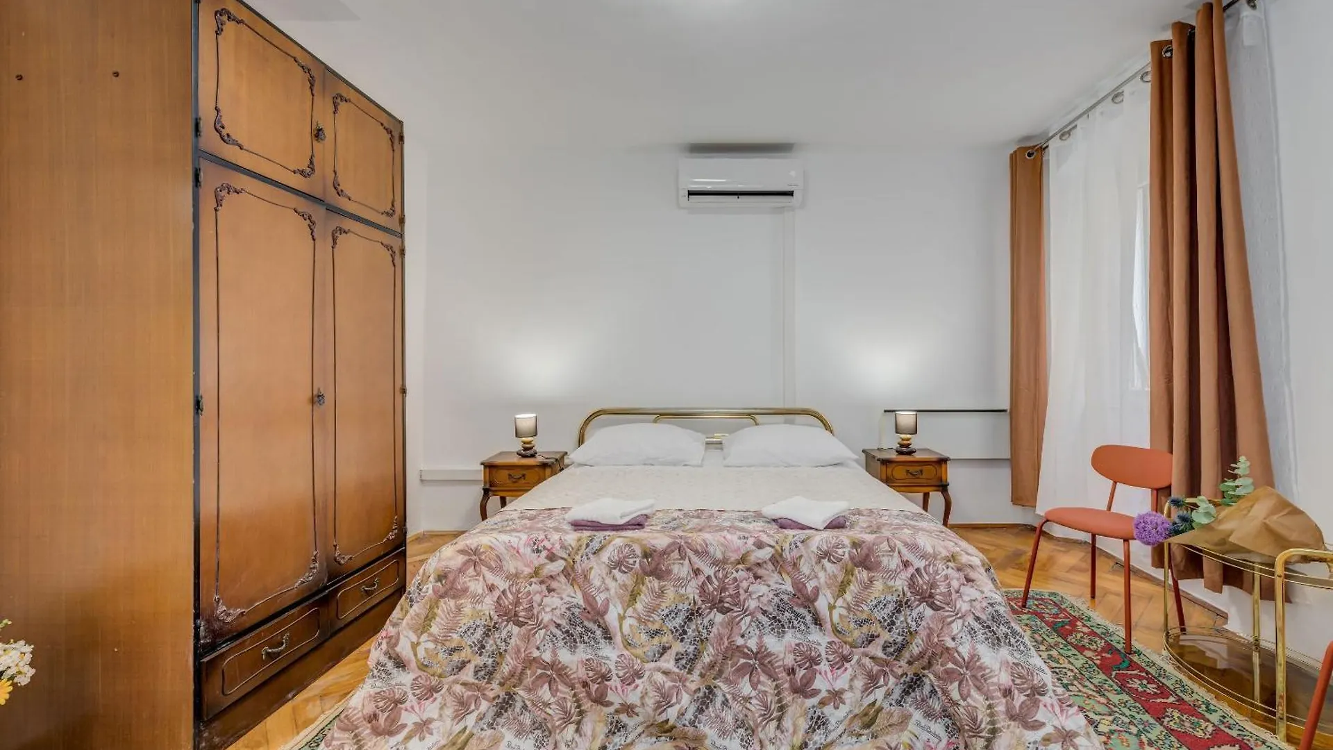 Apartment Mirta Split 0*,  Croacia